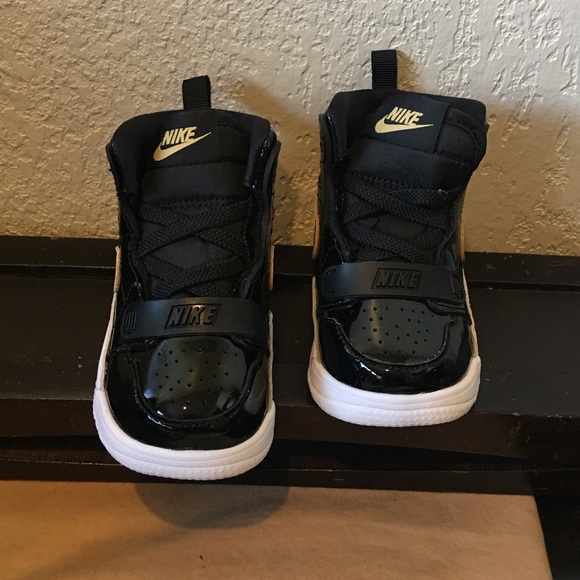 New Jordan Legacy 312 Black Gold Patent size 5C. - Picture 2 of 5